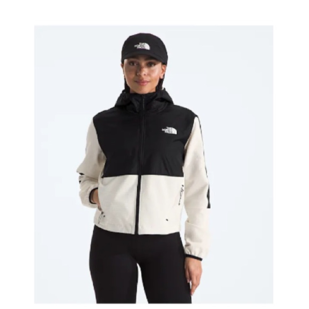 Like new! The north face women’s tekware grid hybrid full zip jacket- white/blk